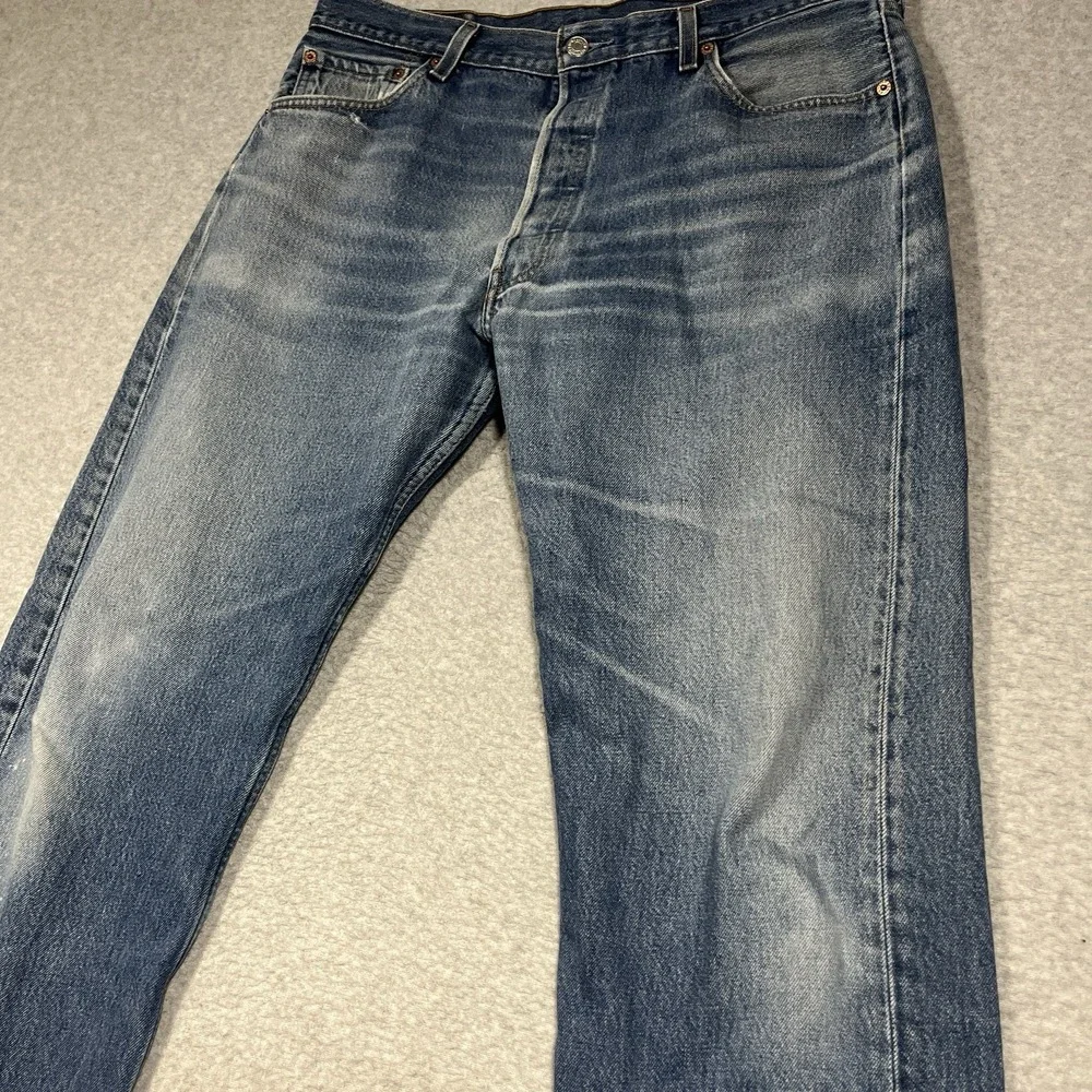 Vintage Levis Jeans Mens 34x28 Blue 501xx Straight Button Fly 90s Raw Hem Light